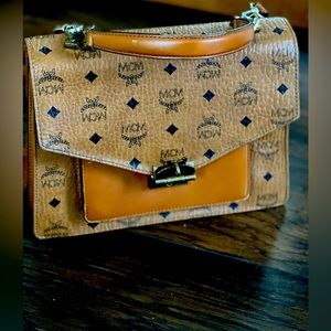 Medium MCM purse, 100% Authentic